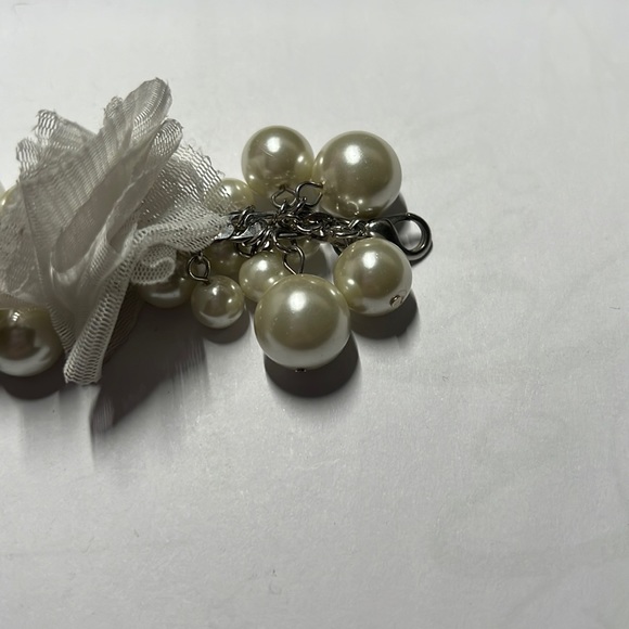 Glass pearl, tulle and crystal bracelet euc heavy - Picture 3 of 4